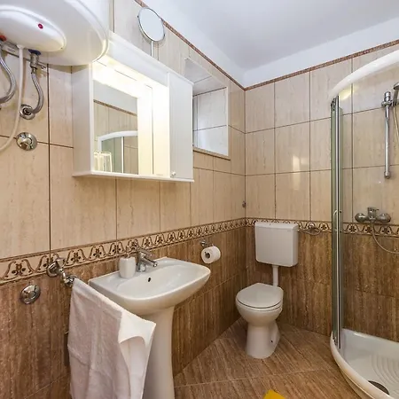 Villa Charming Stone House With Swimming Pool In Zgrabljici *
