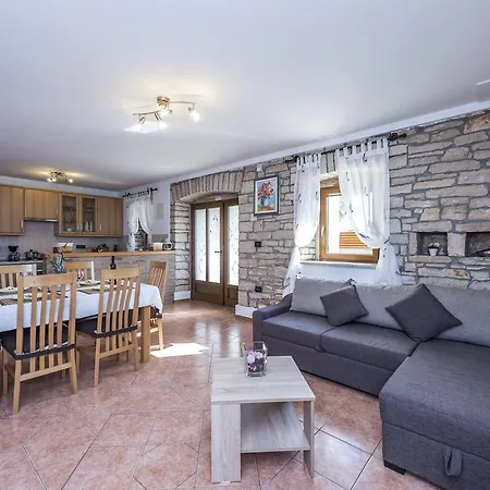 Villa Charming Stone House With Swimming Pool In Zgrabljici Vošteni