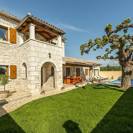 Villa Charming Stone House With Swimming Pool In Zgrabljici Vošteni