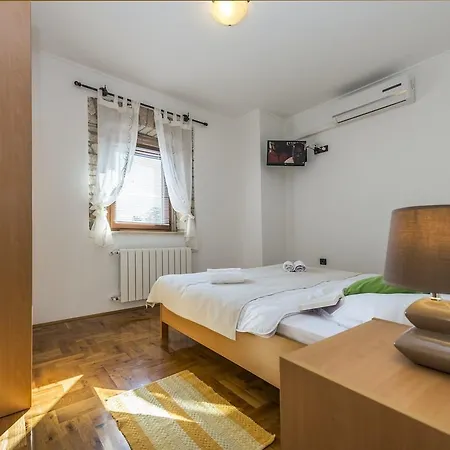 Villa Charming Stone House With Swimming Pool In Zgrabljici Vosteni