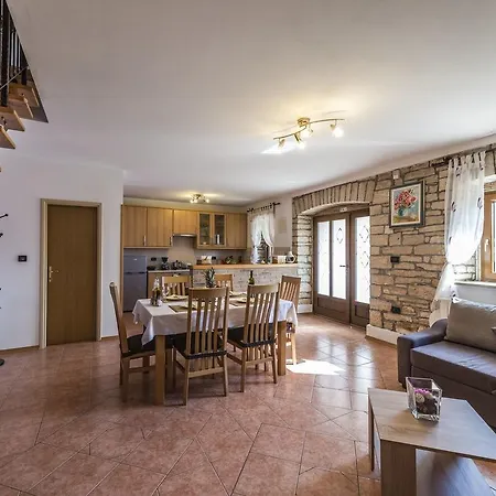 Charming Stone House With Swimming Pool In Zgrabljici Vosteni